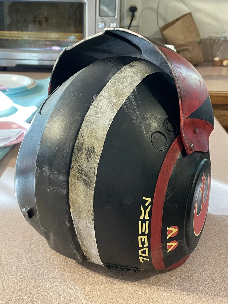 Poe Dameron Helmet 4